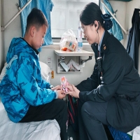 列车员化身“临时家人”  千里护航独行儿童团圆路