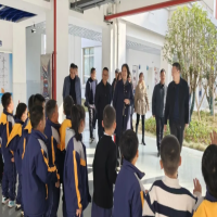 岳阳市政协副主席、市教体局副局长李永波来我校调研体育工作